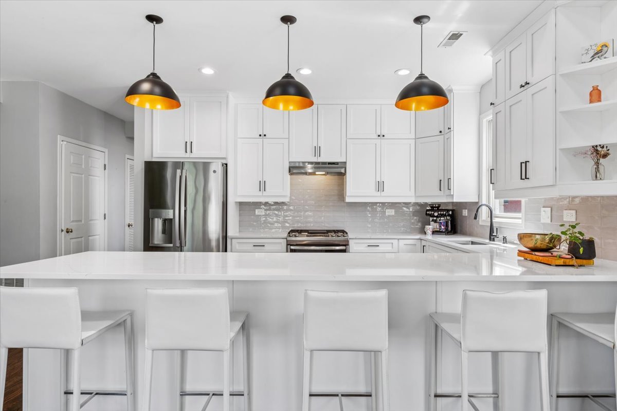 613 N Paulina Street Unit: 3