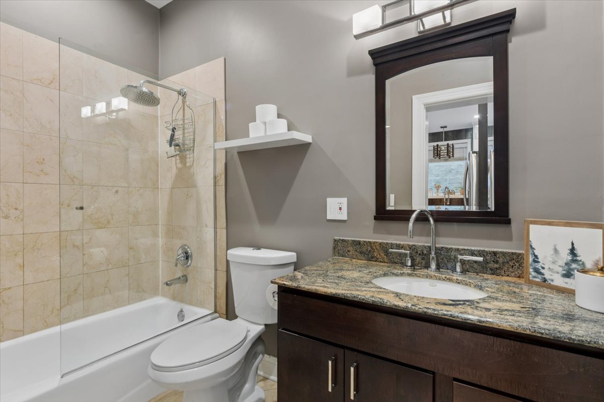 867 N Paulina Street Unit: 3S