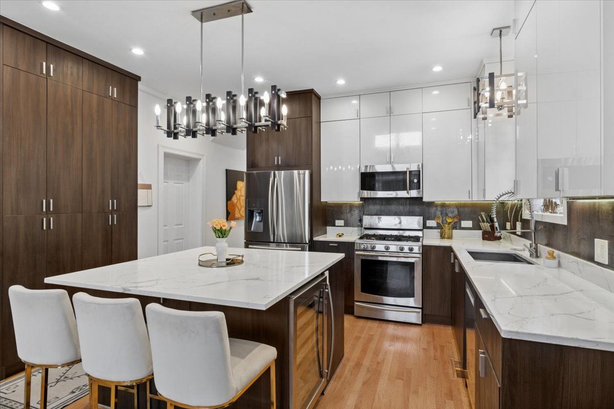 867 N Paulina Street Unit: 3S