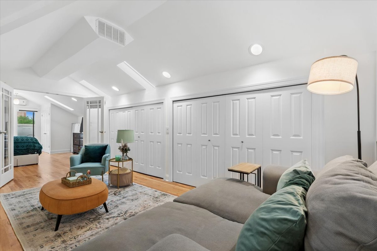 867 N Paulina Street Unit: 3S