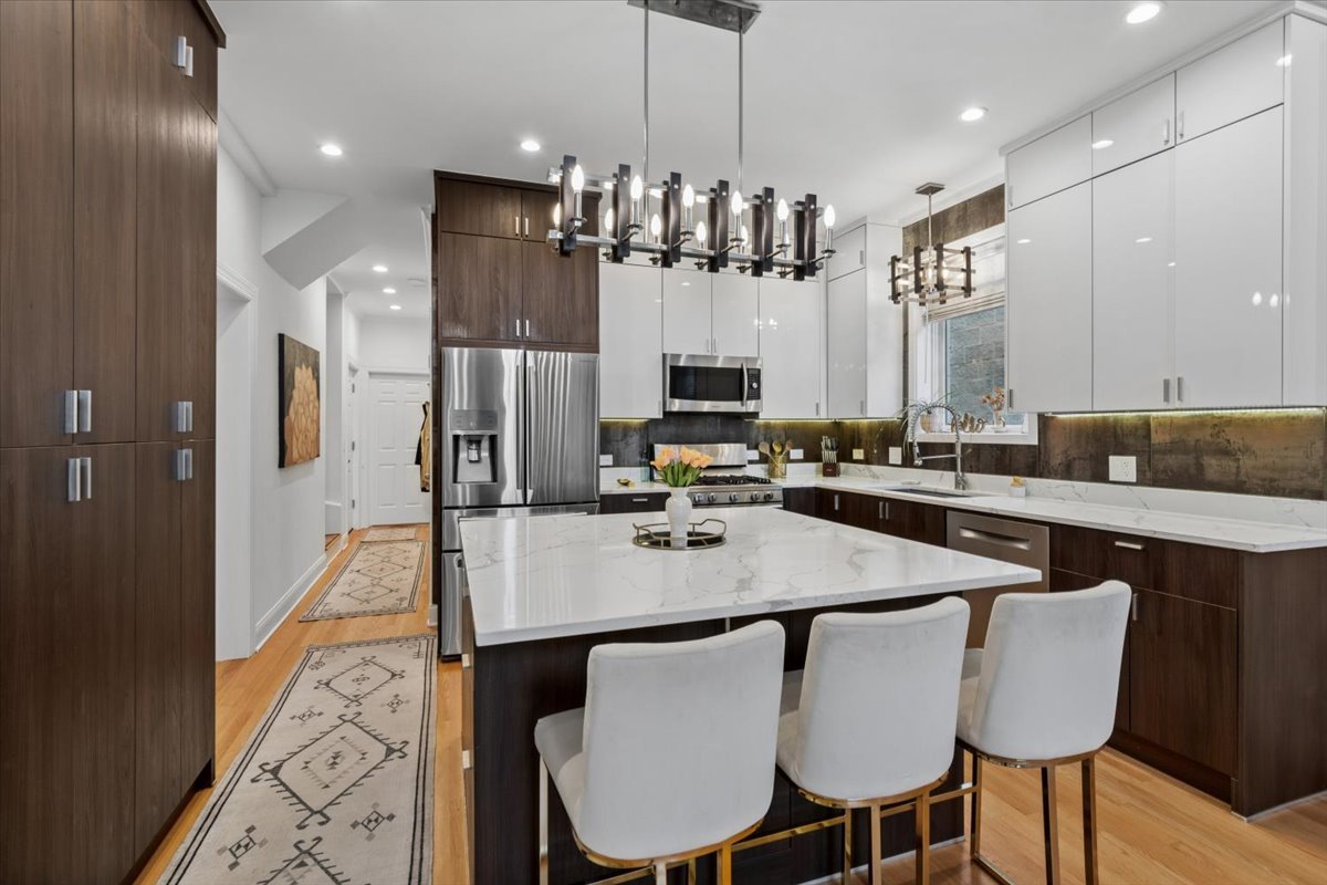 867 N Paulina Street Unit: 3S