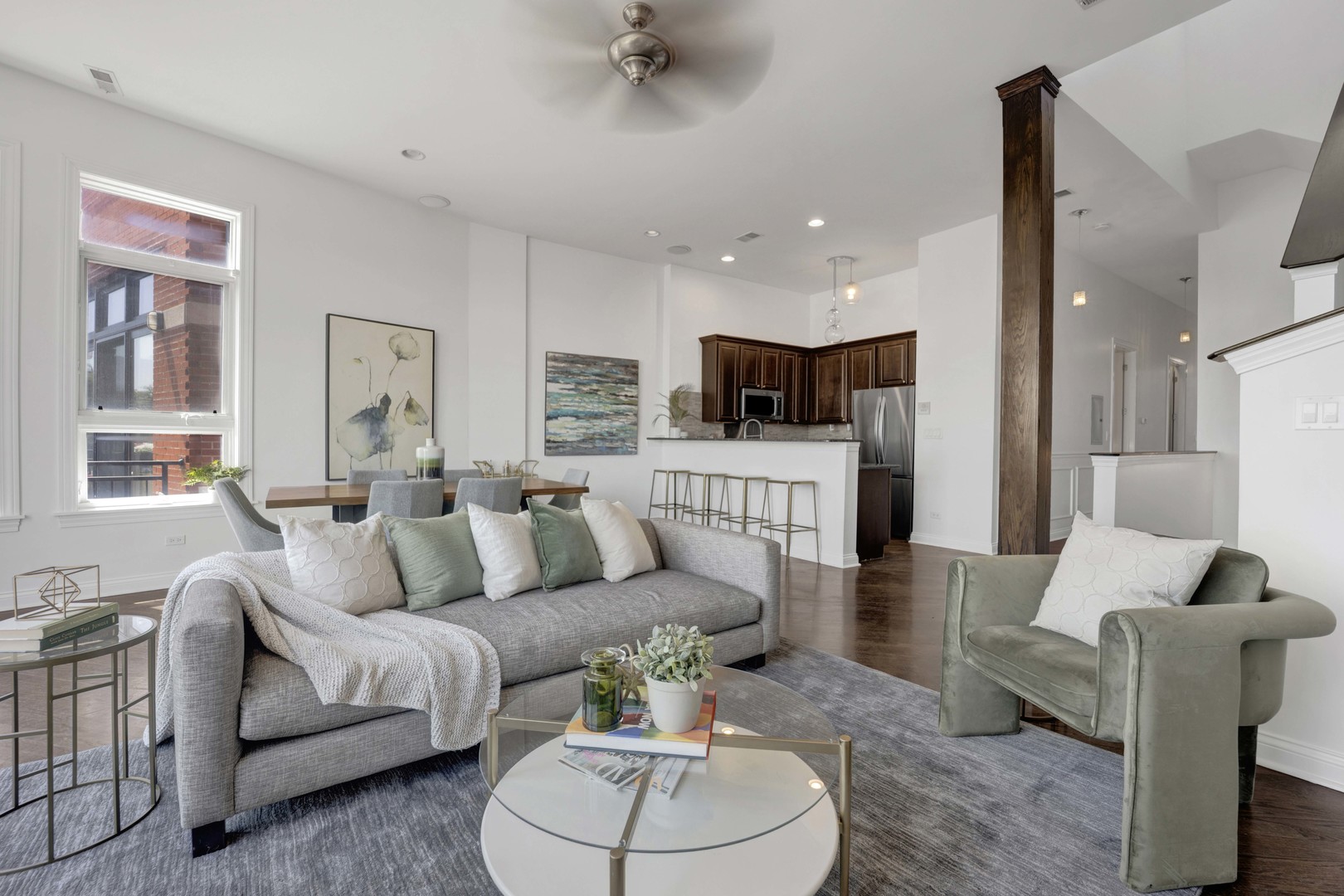 2522 W Chicago Avenue Unit: 4