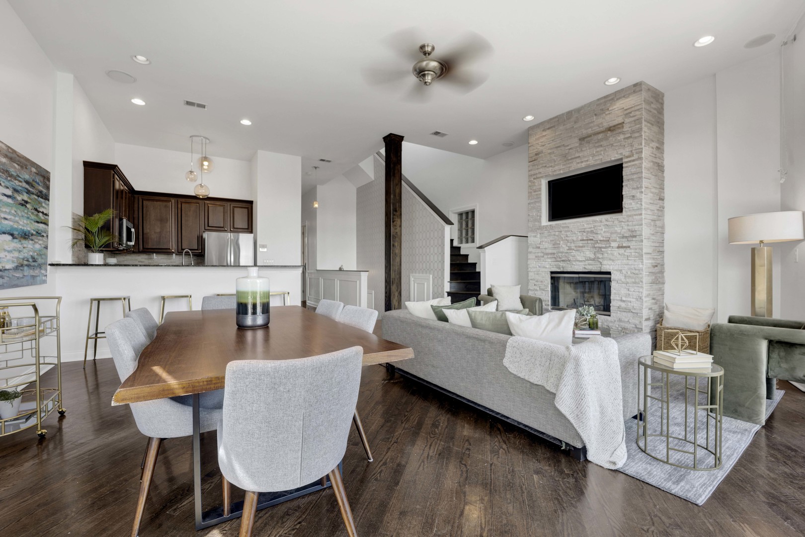 2522 W Chicago Avenue Unit: 4