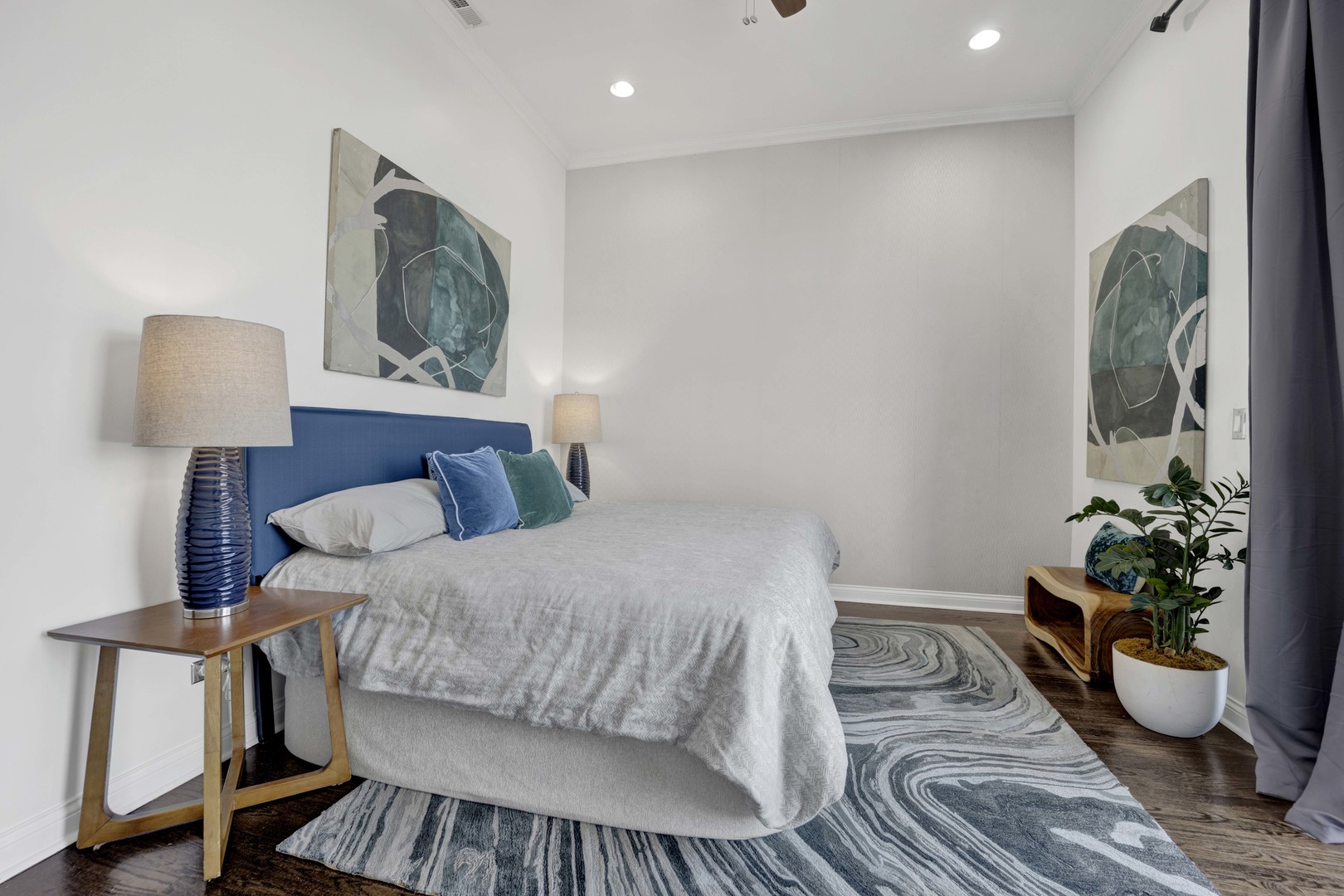 2522 W Chicago Avenue Unit: 4