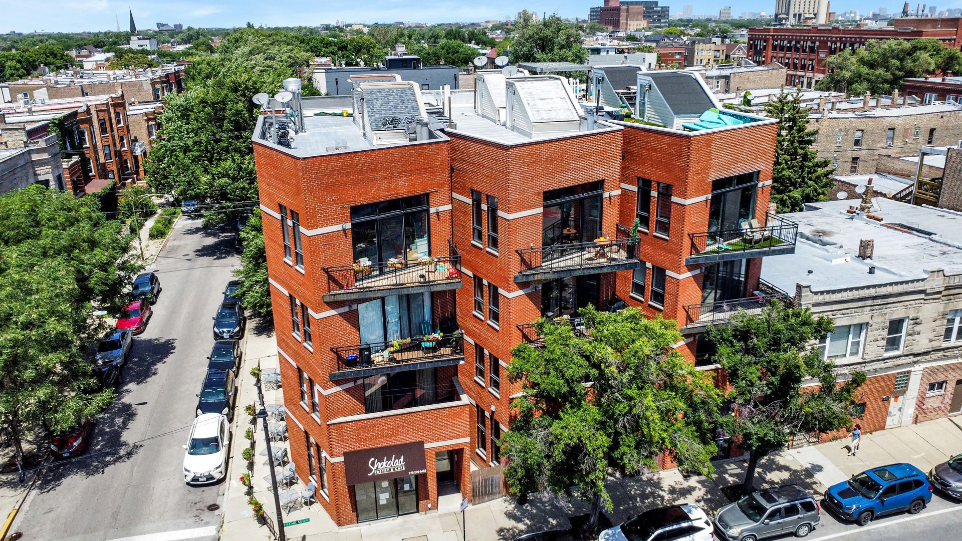 2522 W Chicago Avenue Unit: 4