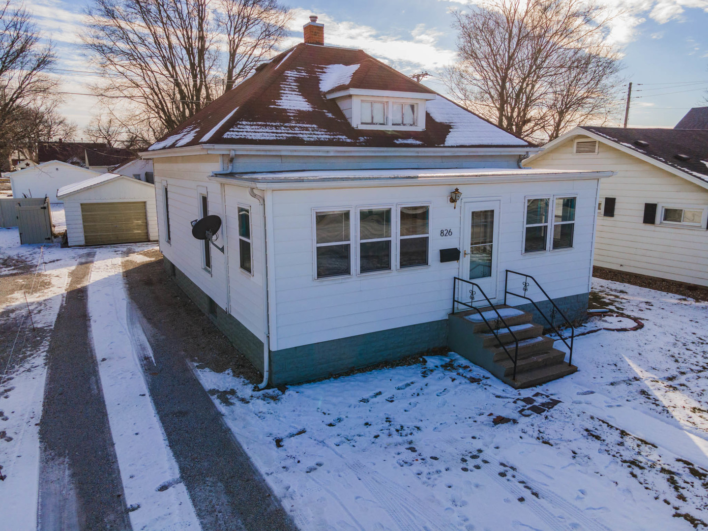 826 W Reynolds Street