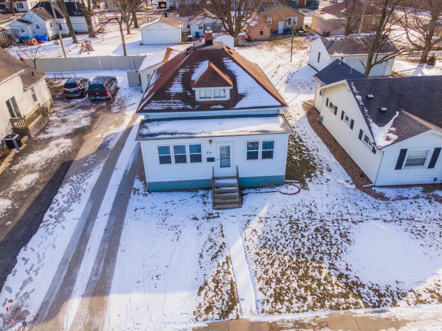 826 W Reynolds Street