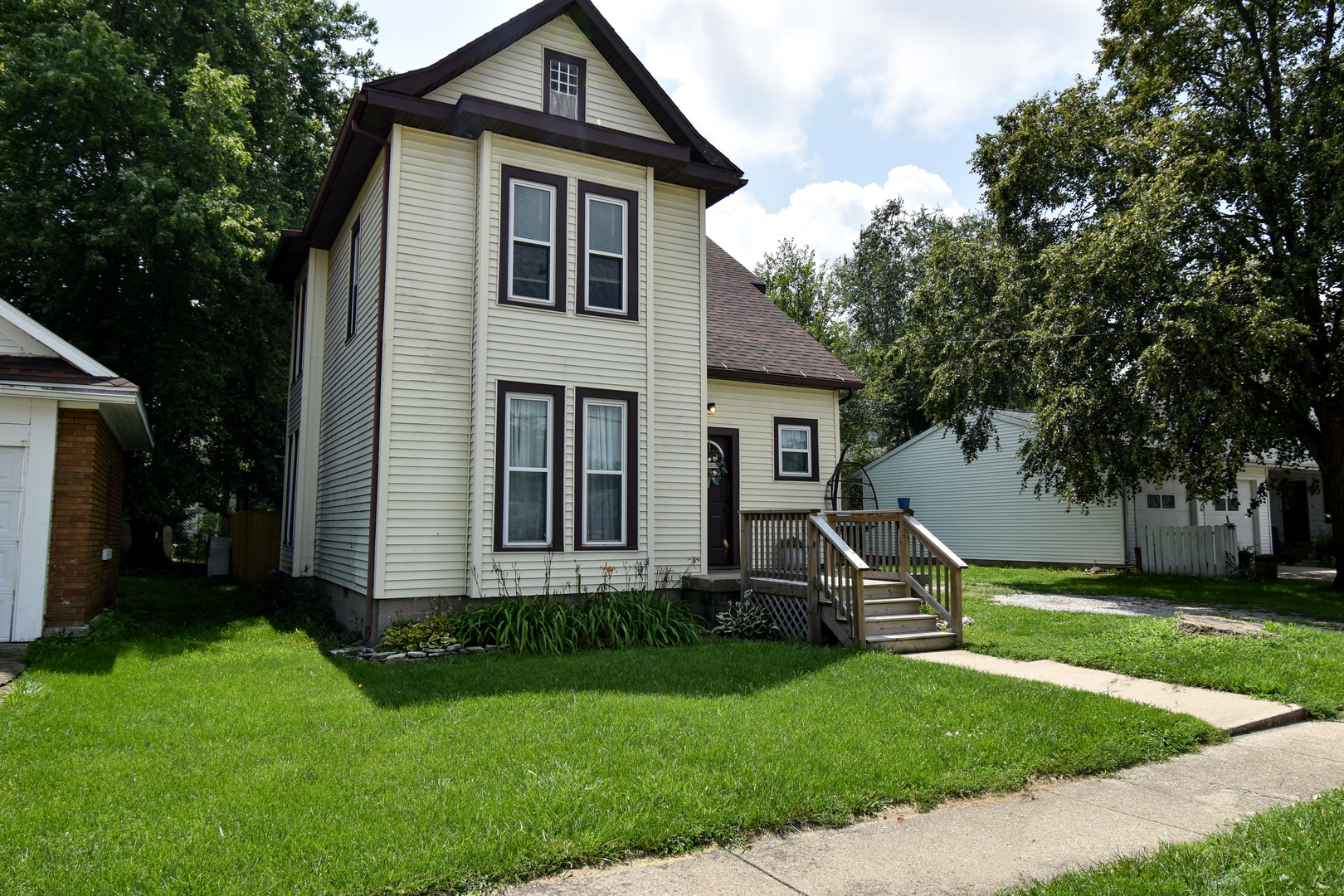 208 E Livingston Street