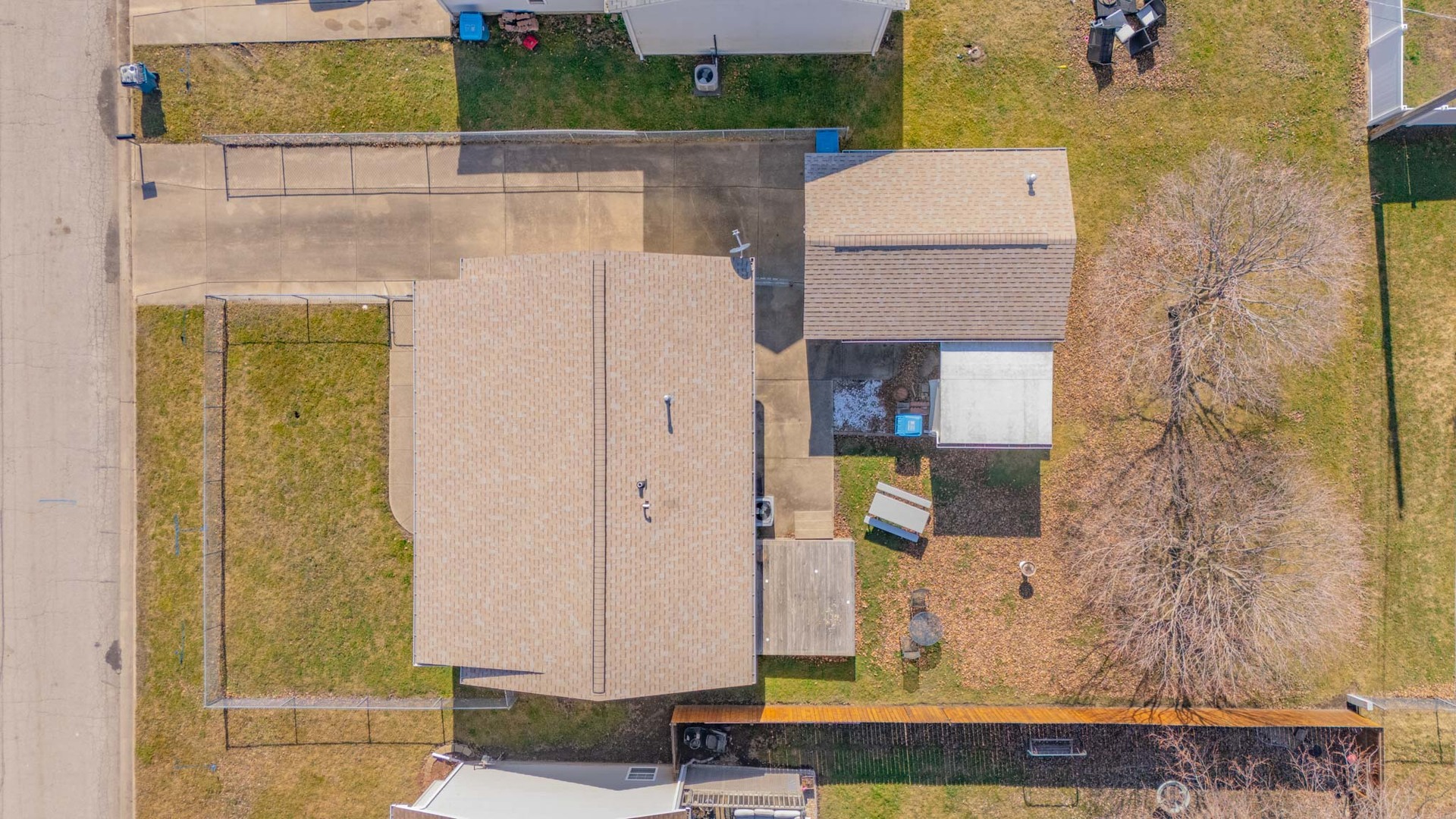 1305 N Nixon Drive