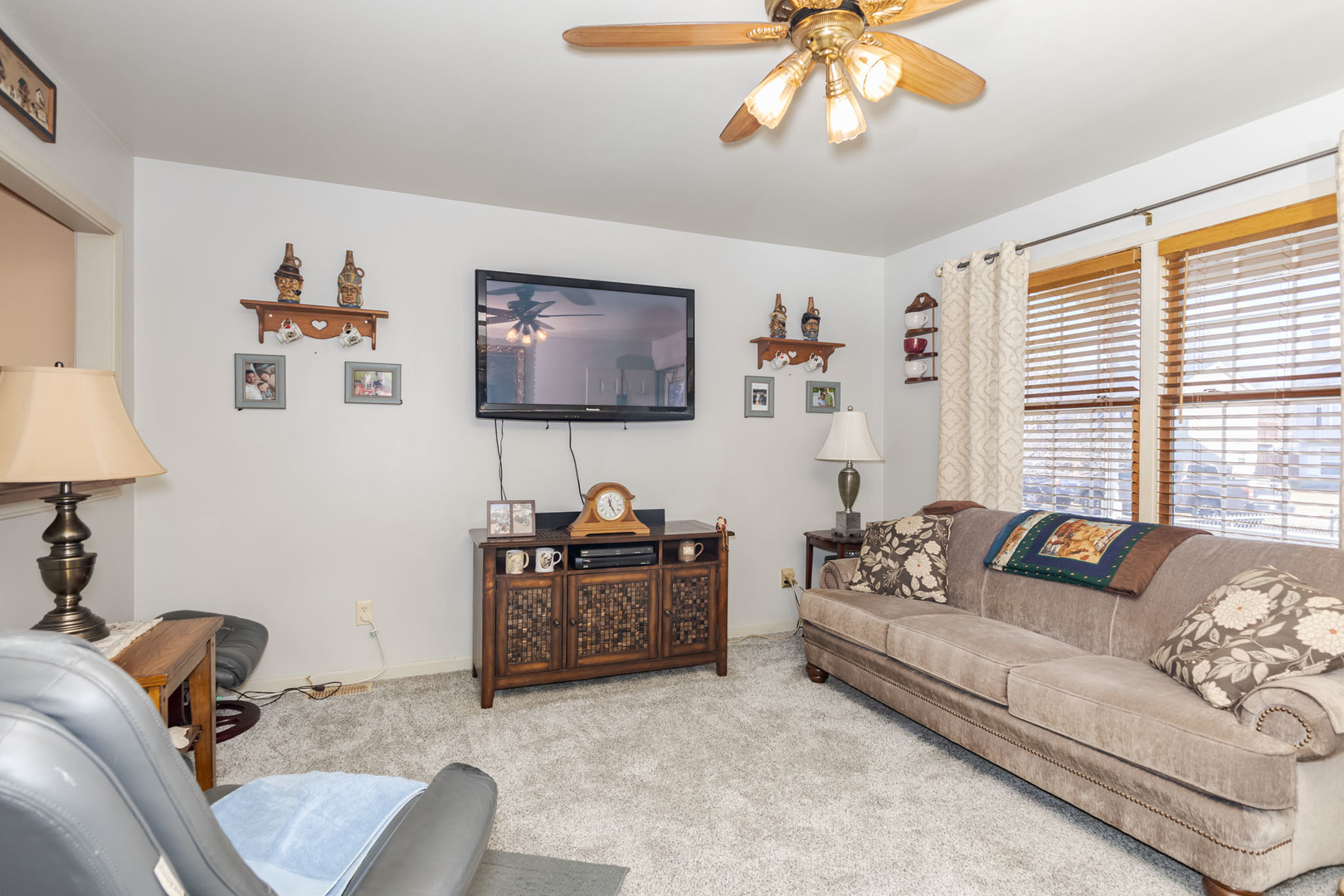 1305 N Nixon Drive