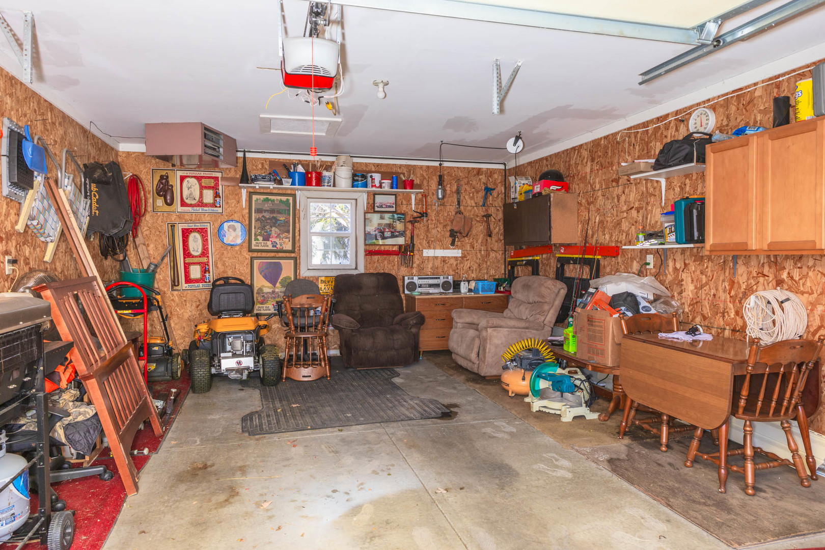 1305 N Nixon Drive