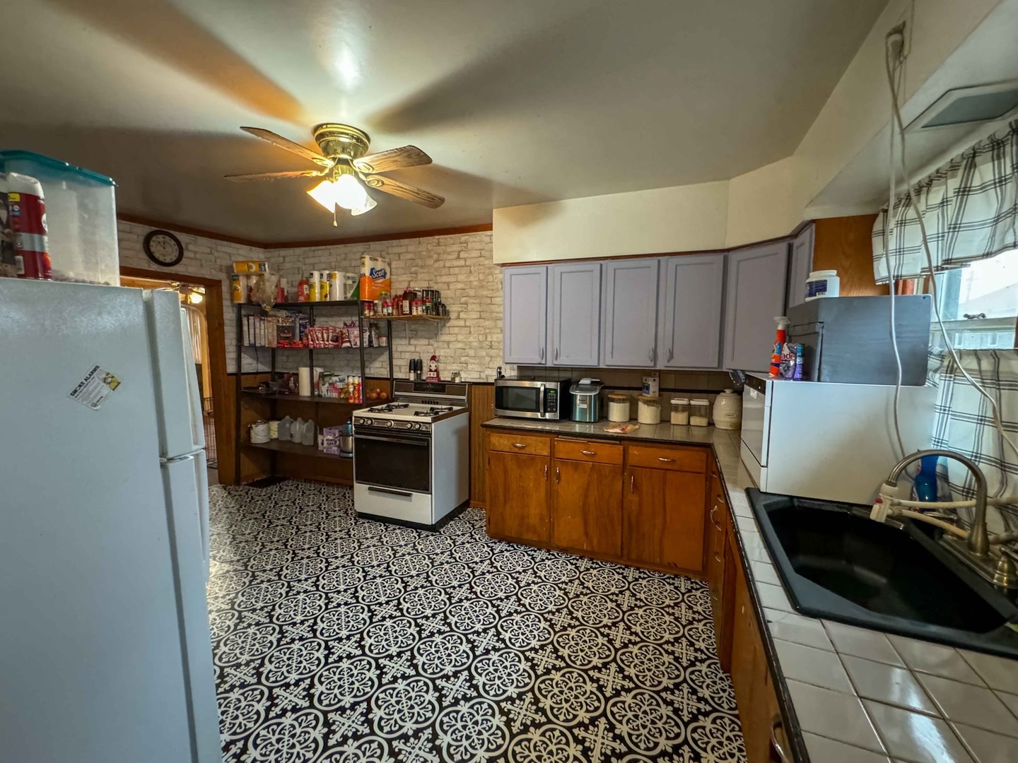 703 E Larue Street