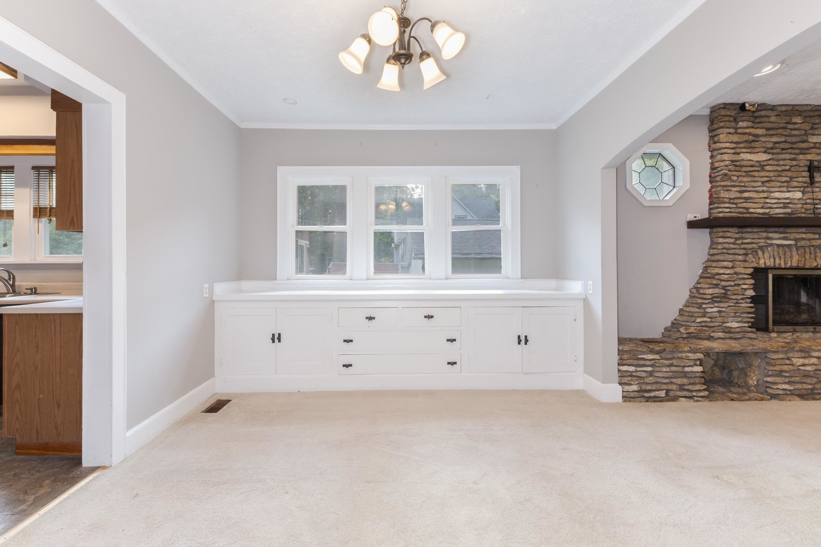 217 W Moulton Street