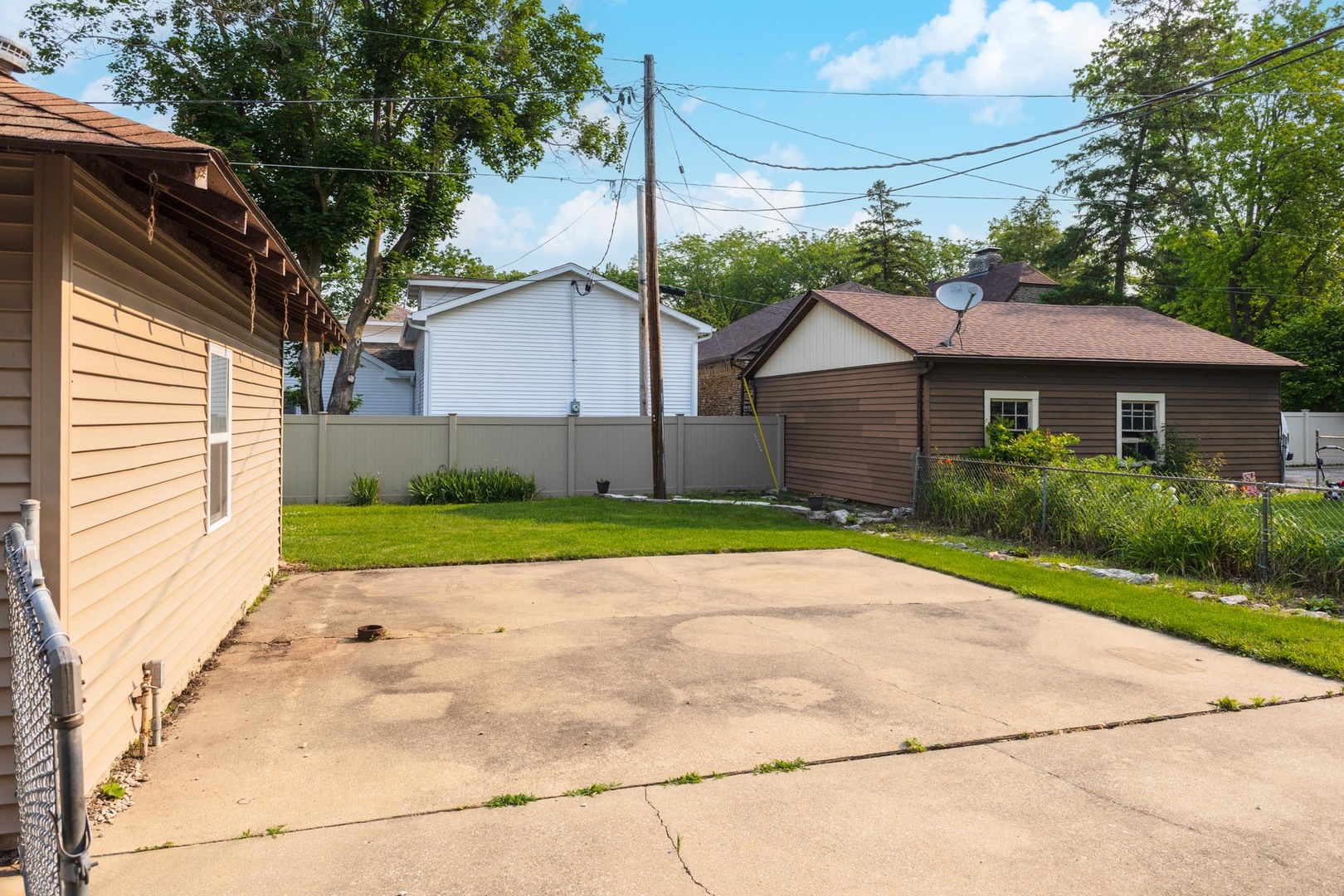 217 W Moulton Street