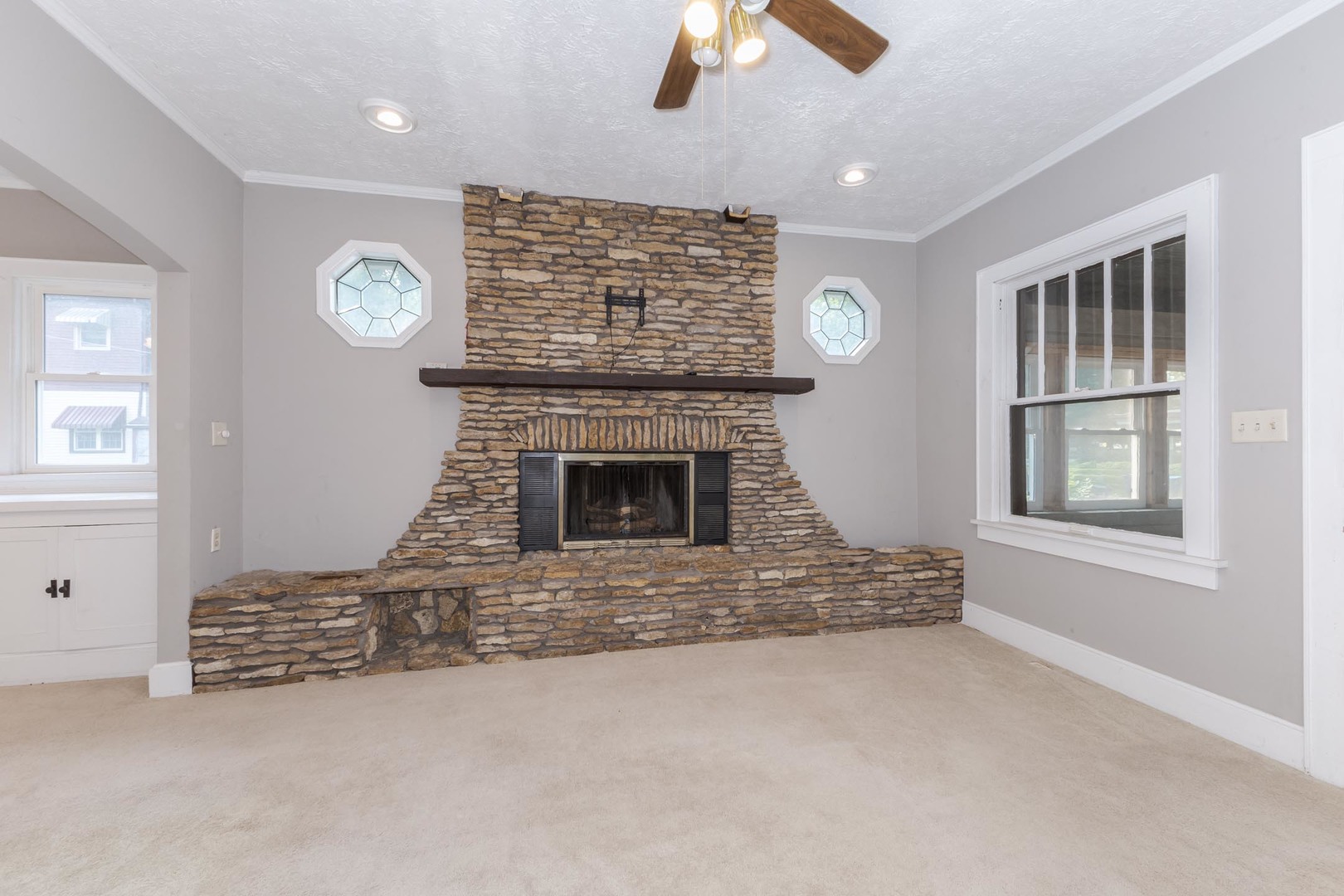 217 W Moulton Street