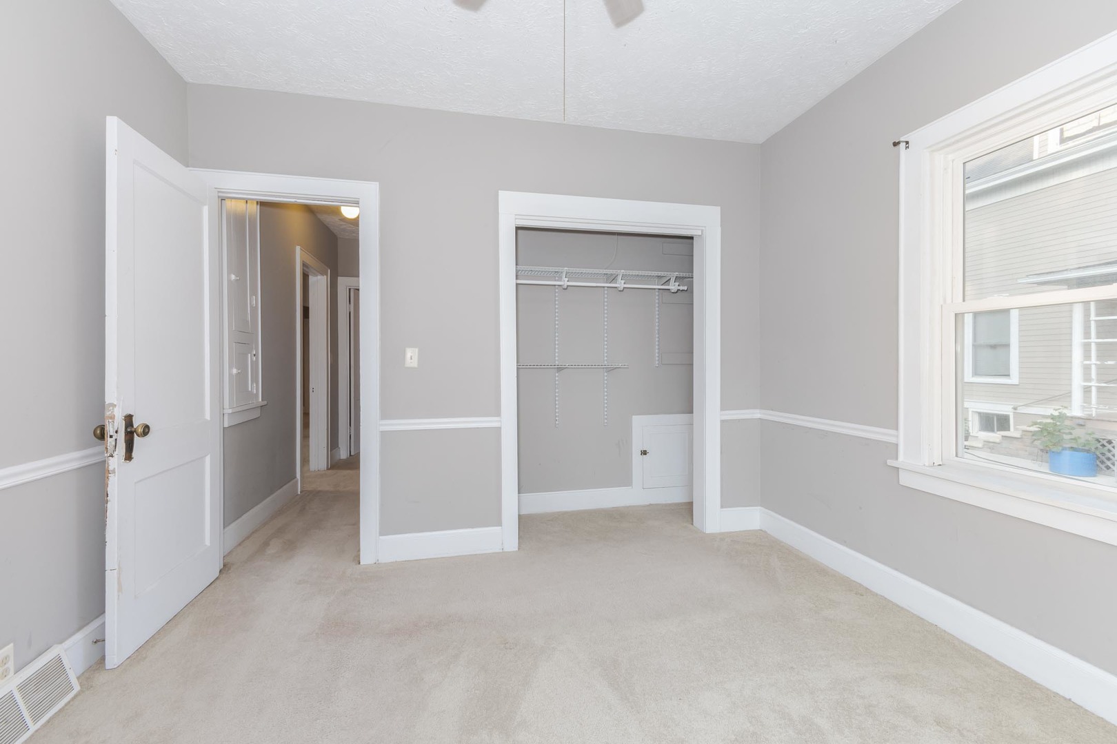 217 W Moulton Street