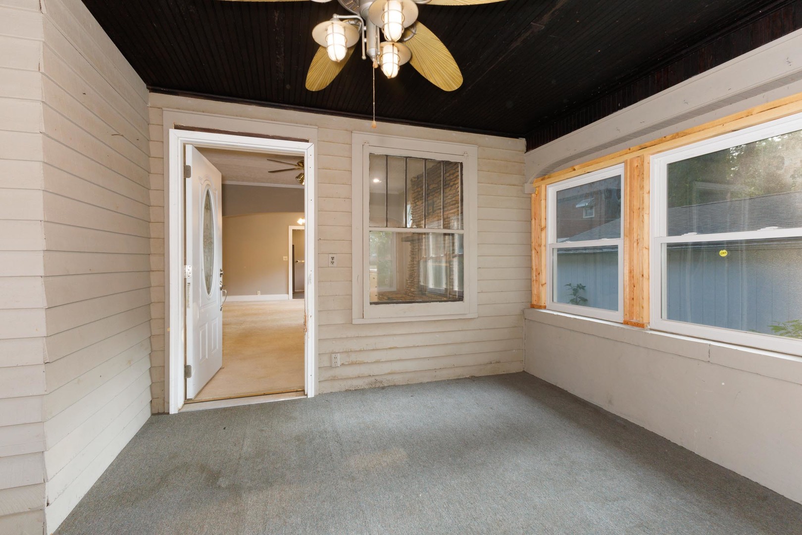 217 W Moulton Street