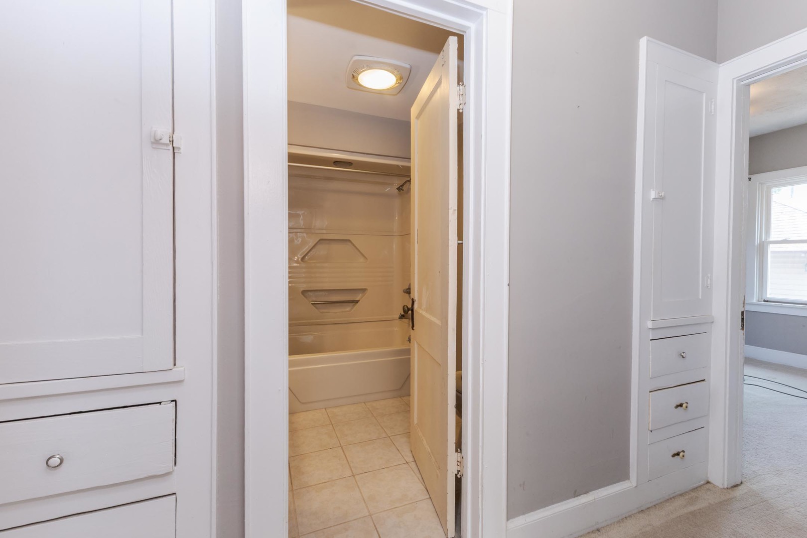 217 W Moulton Street