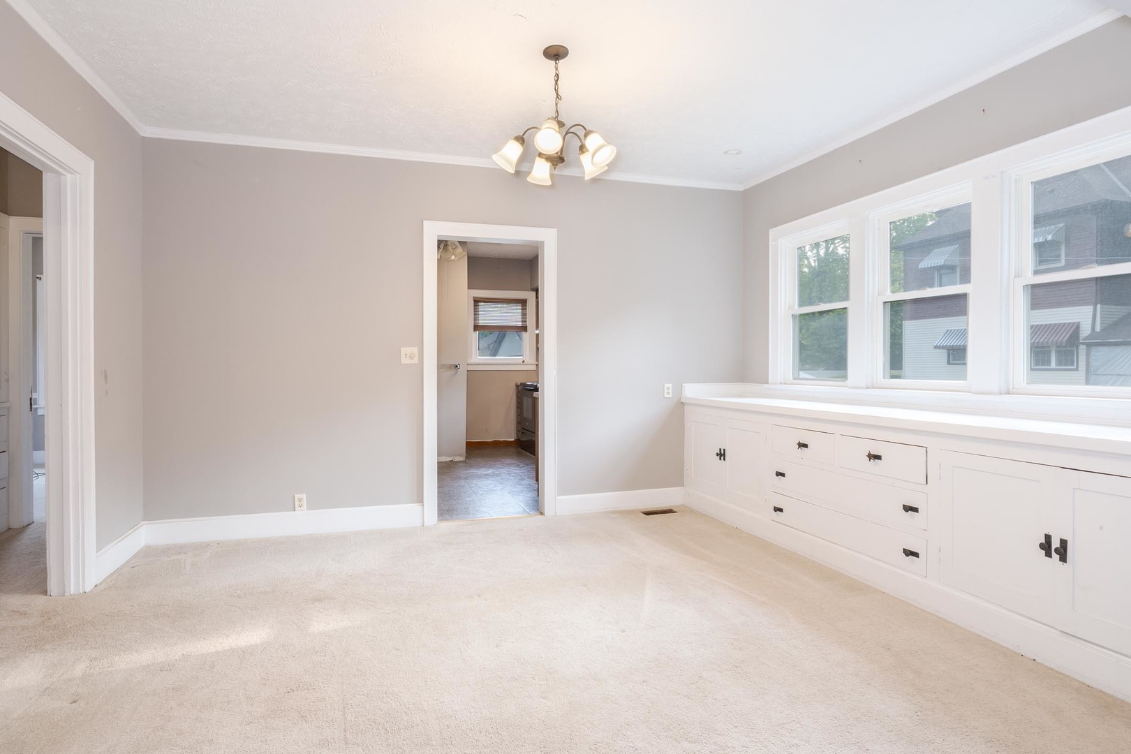 217 W Moulton Street