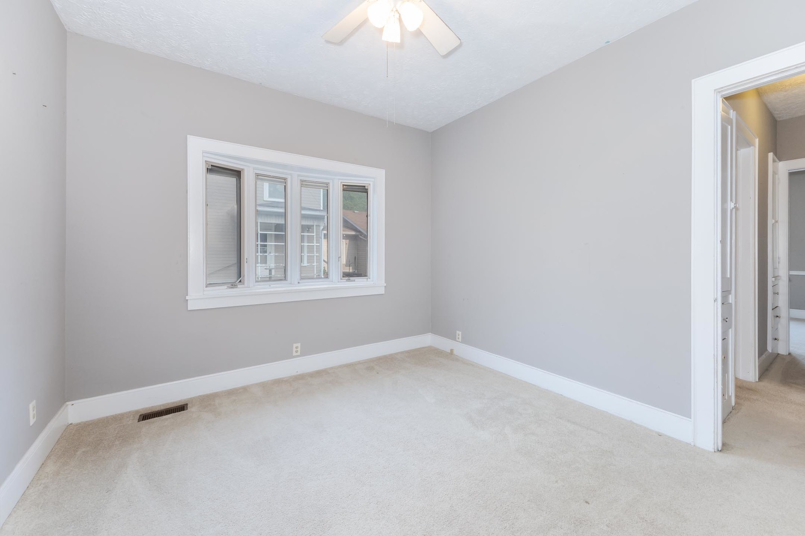 217 W Moulton Street