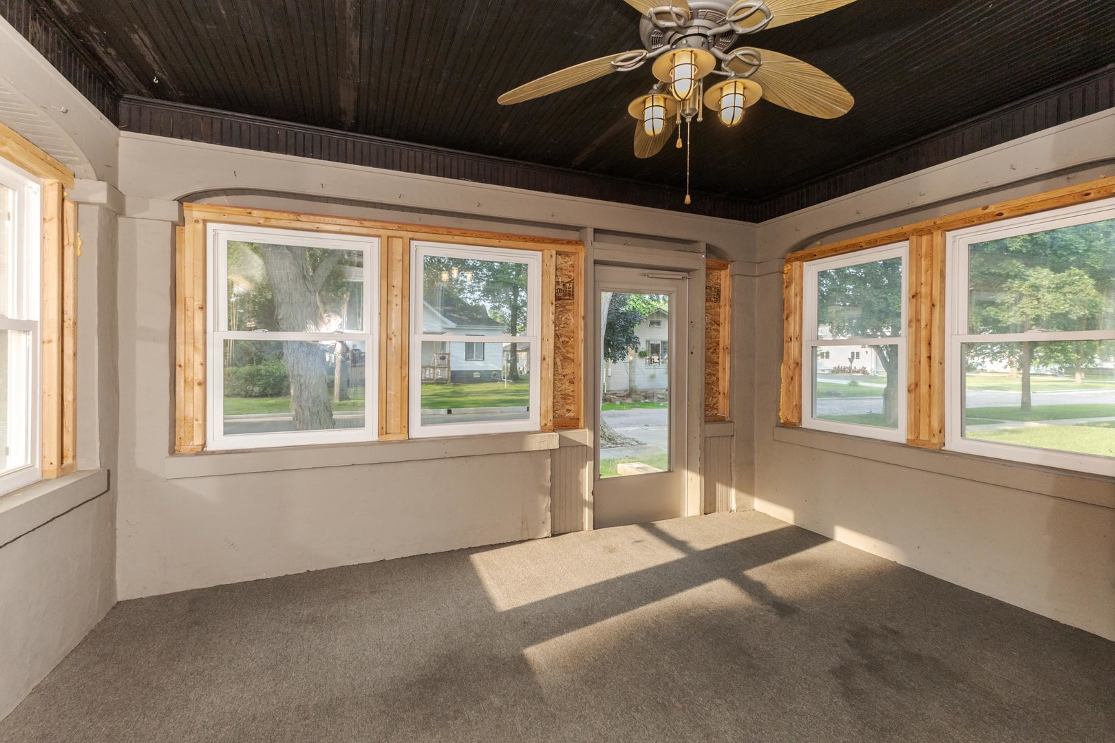 217 W Moulton Street