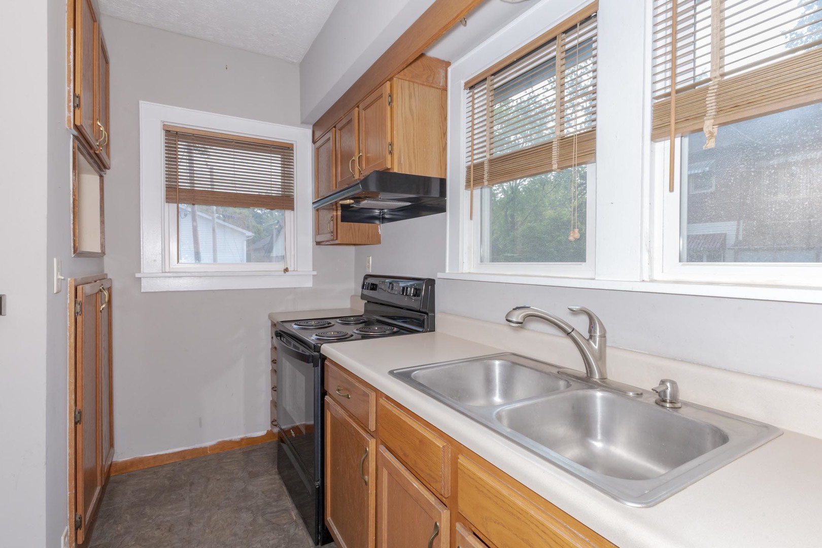 217 W Moulton Street