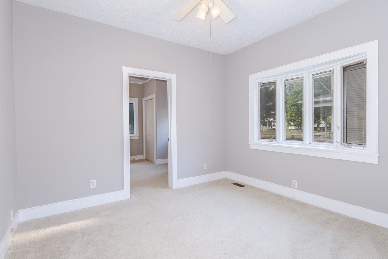 217 W Moulton Street