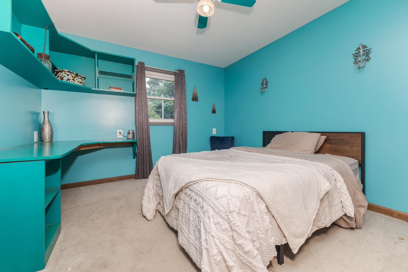 748 S Locust Street