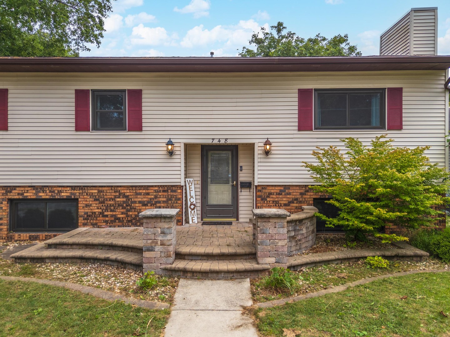 748 S Locust Street