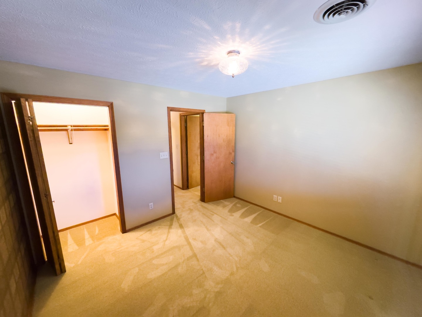 406 Carol Court Unit: B2