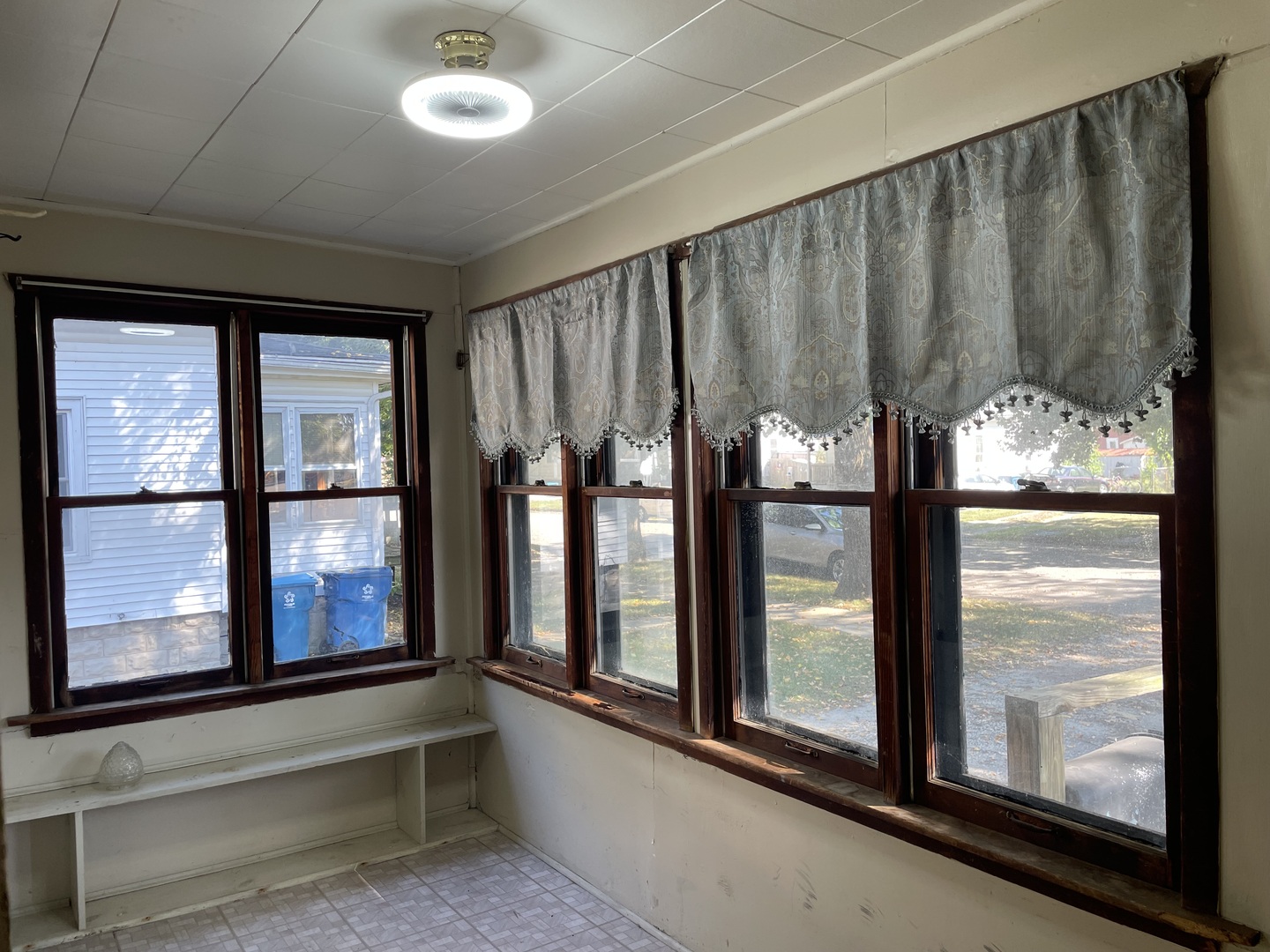 907 E Madison Street