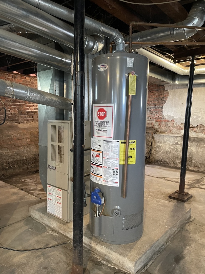 907 E Madison Street