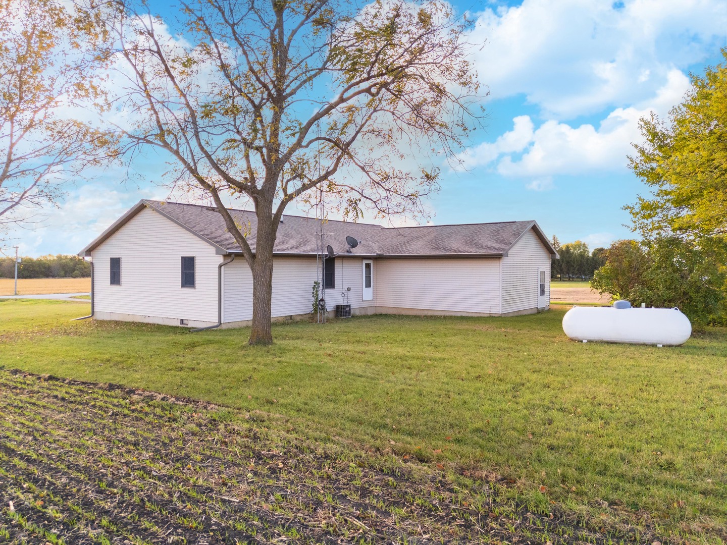 23601 N 1700 East Road