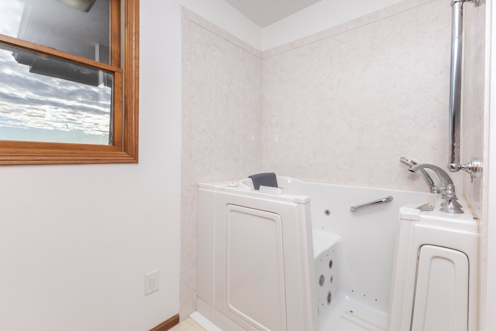 23601 N 1700 East Road