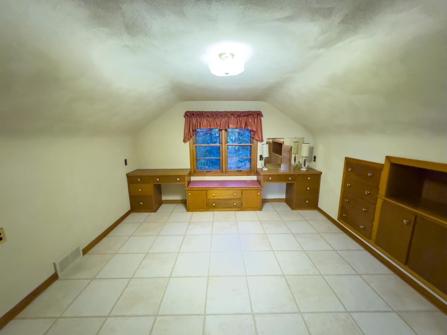 19256 N 1330 East Road