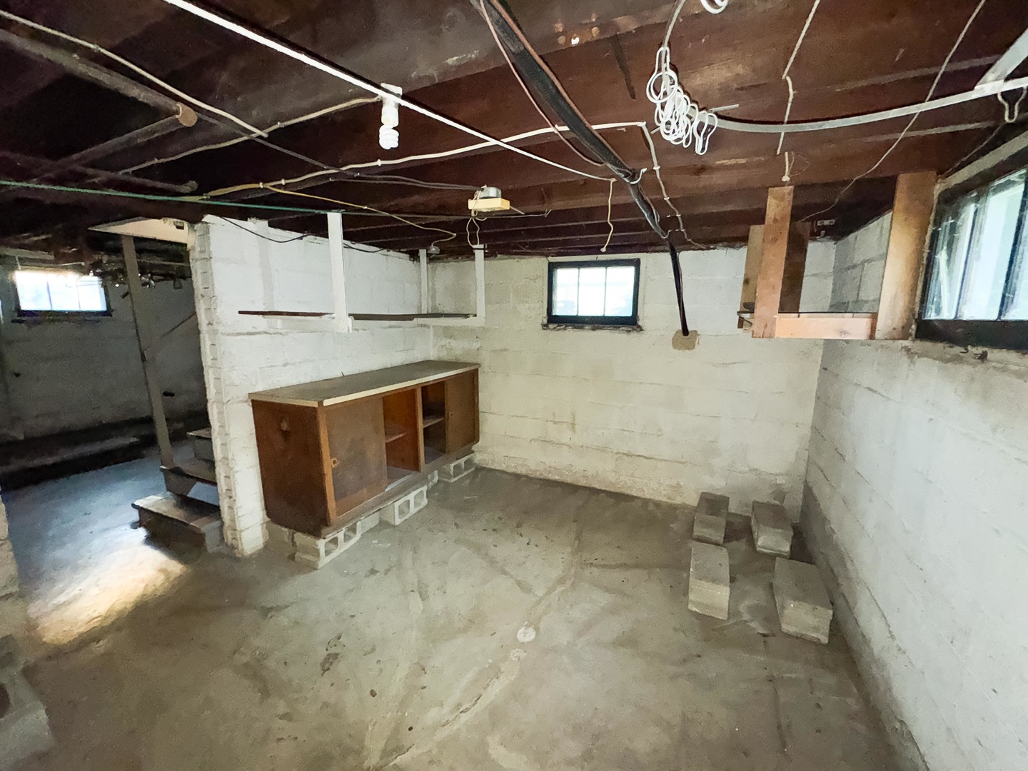 732 W Reynolds Street