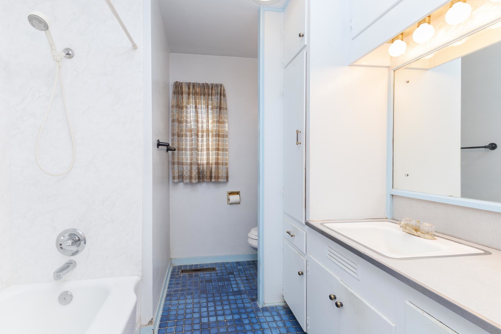 412 E Prairie Street