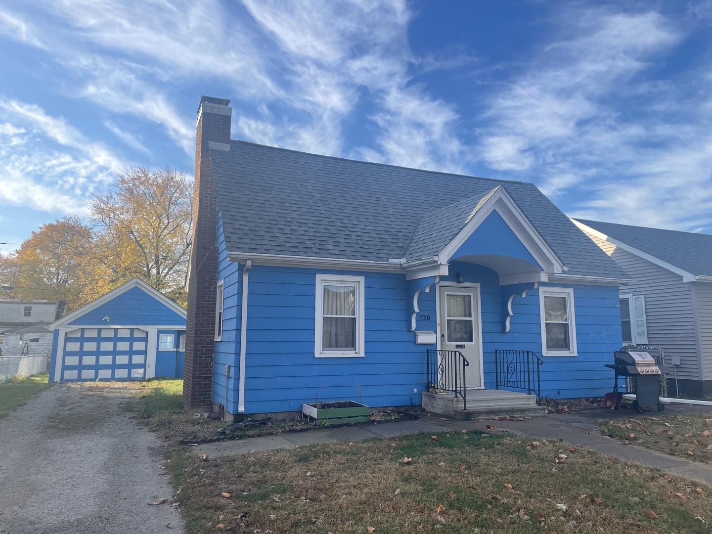 720 W Moulton Street