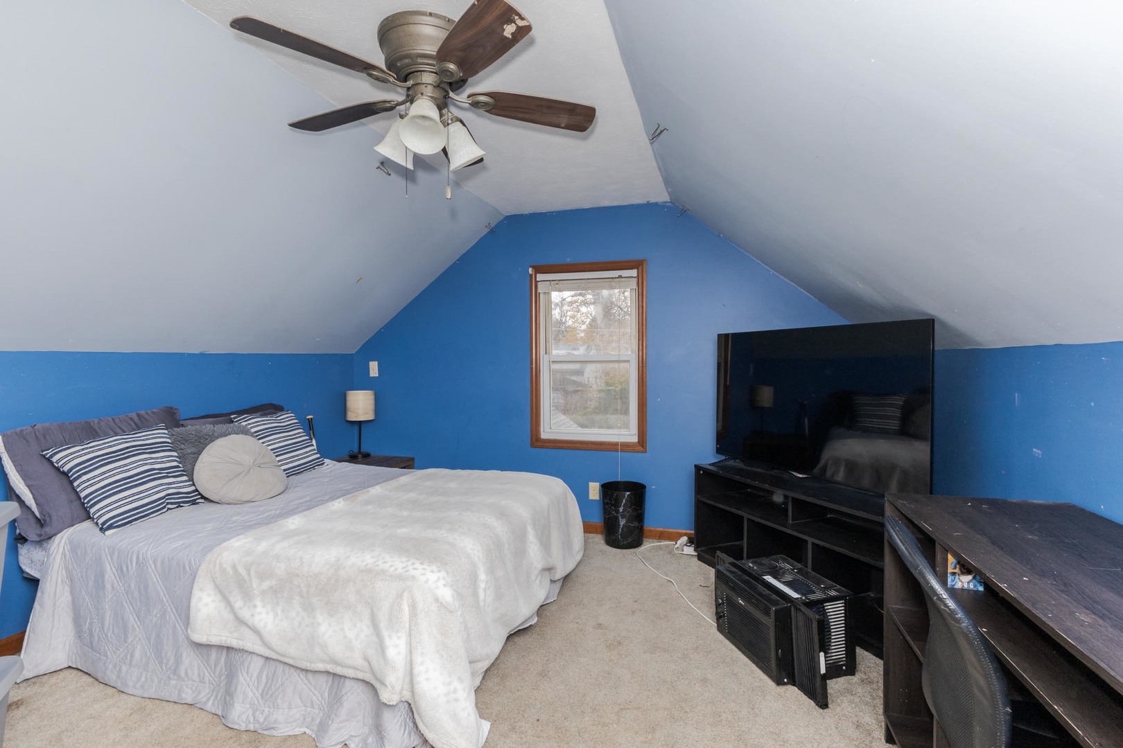 720 W Moulton Street