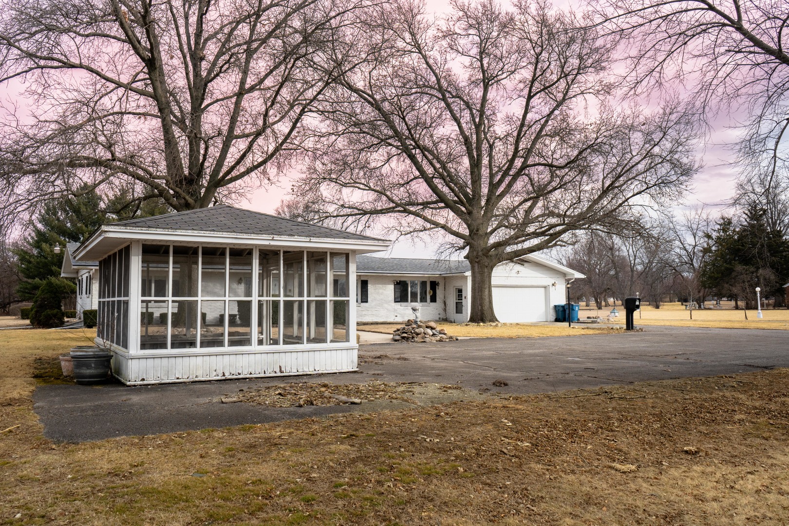 100 S Westview Drive