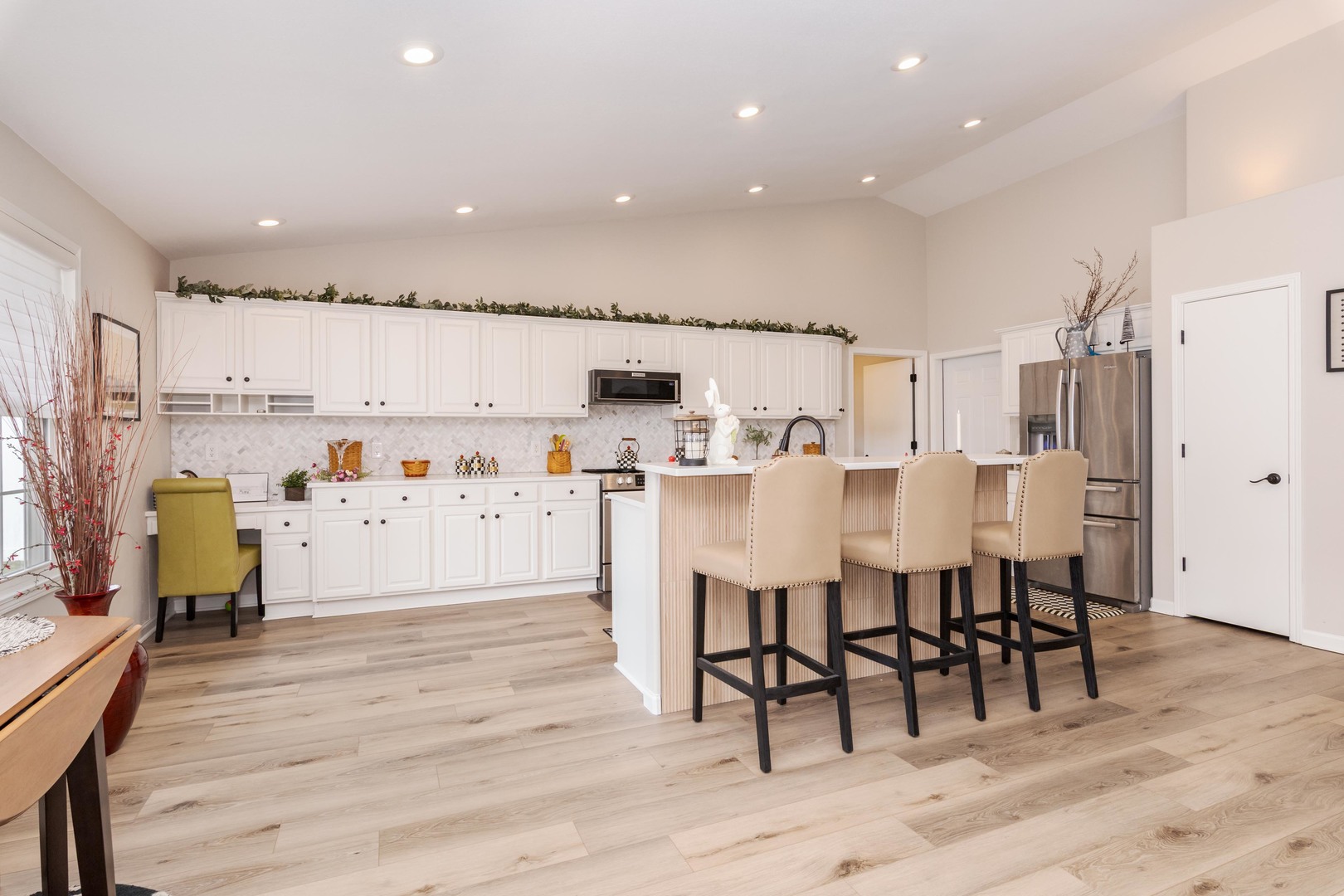 2331 Eastwood Avenue