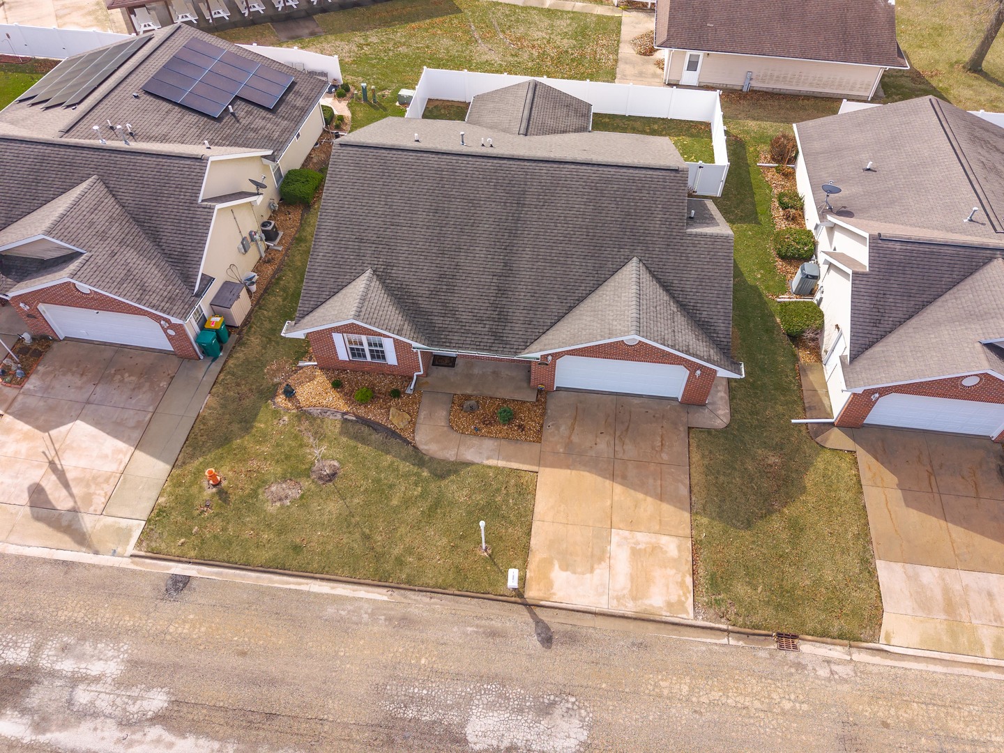 2331 Eastwood Avenue