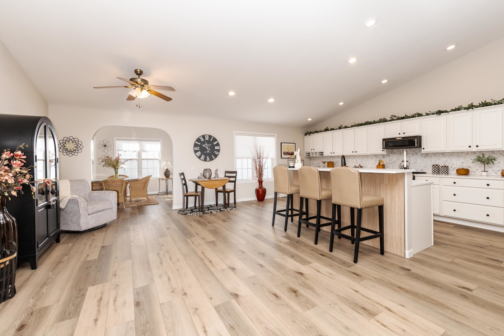 2331 Eastwood Avenue