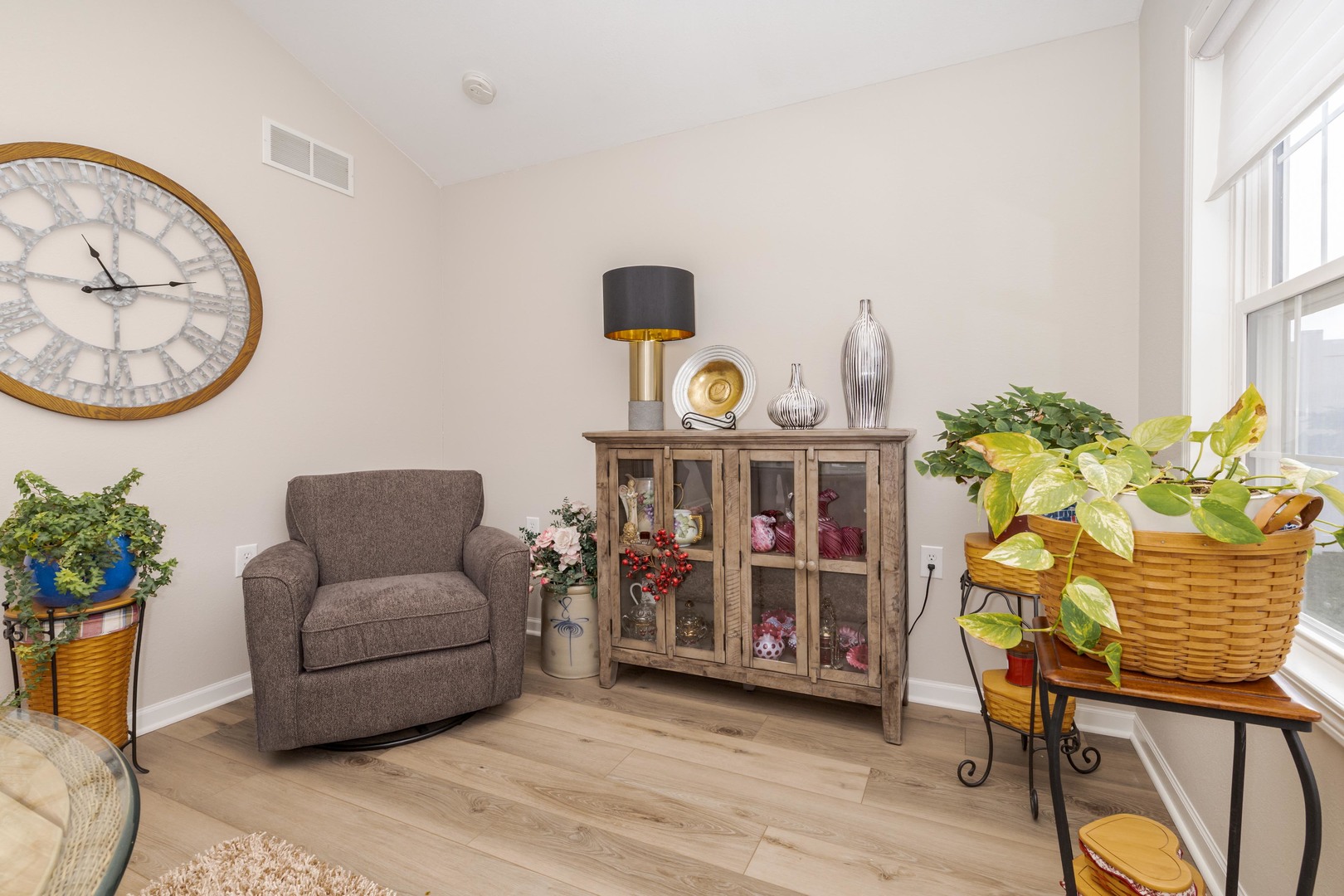 2331 Eastwood Avenue