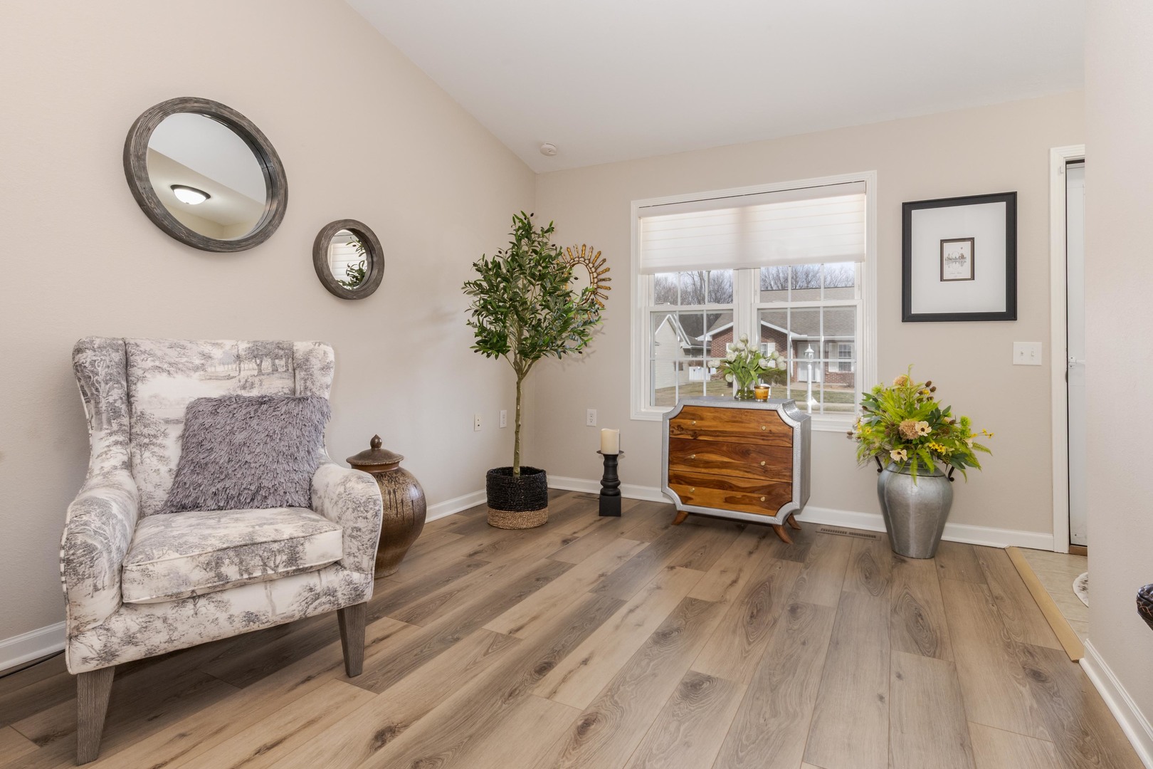 2331 Eastwood Avenue