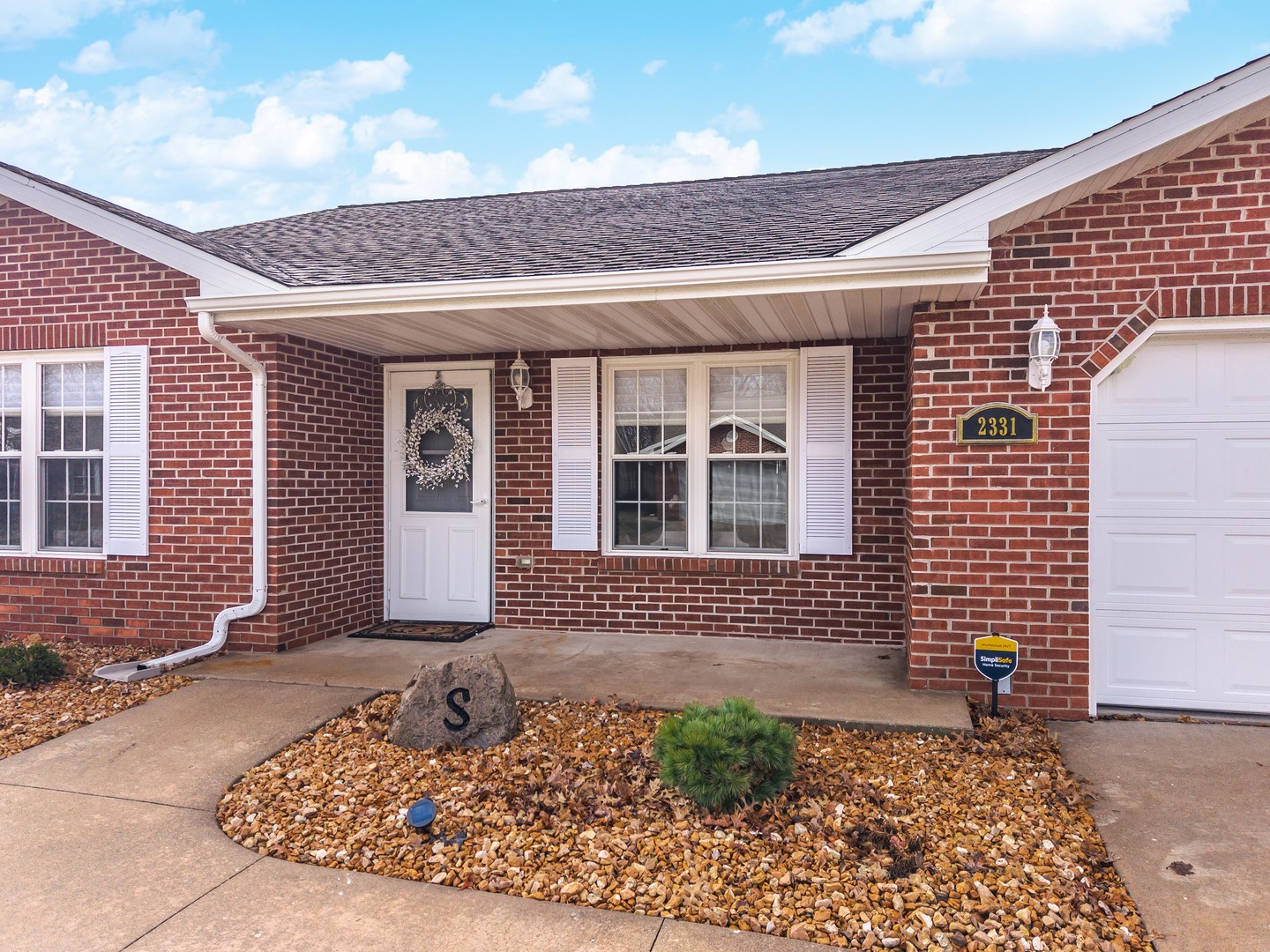 2331 Eastwood Avenue