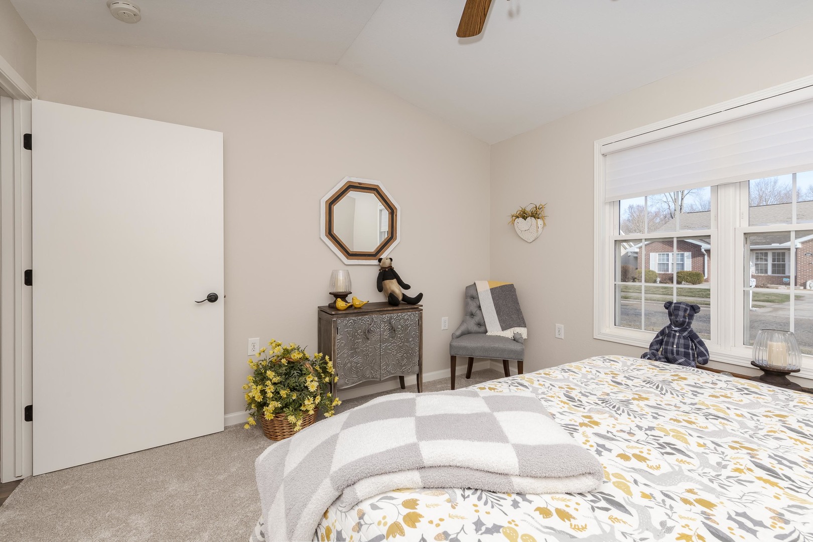 2331 Eastwood Avenue