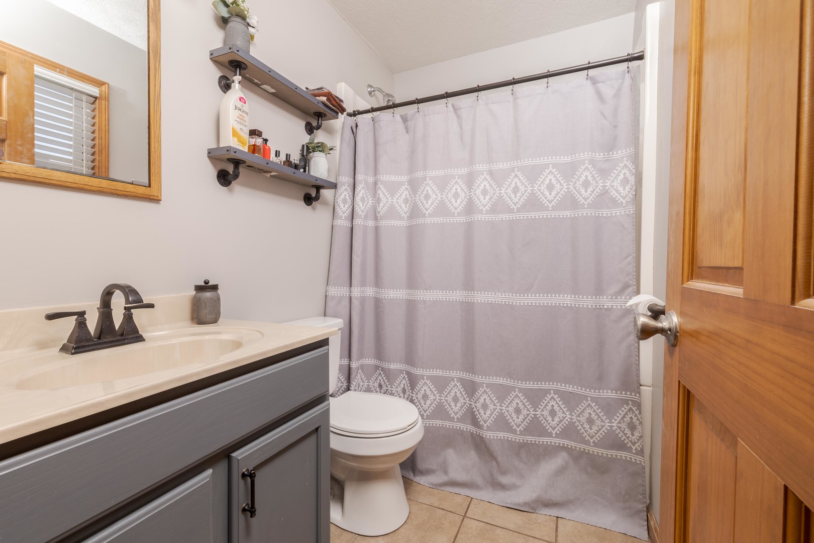 205 N Crestview Drive