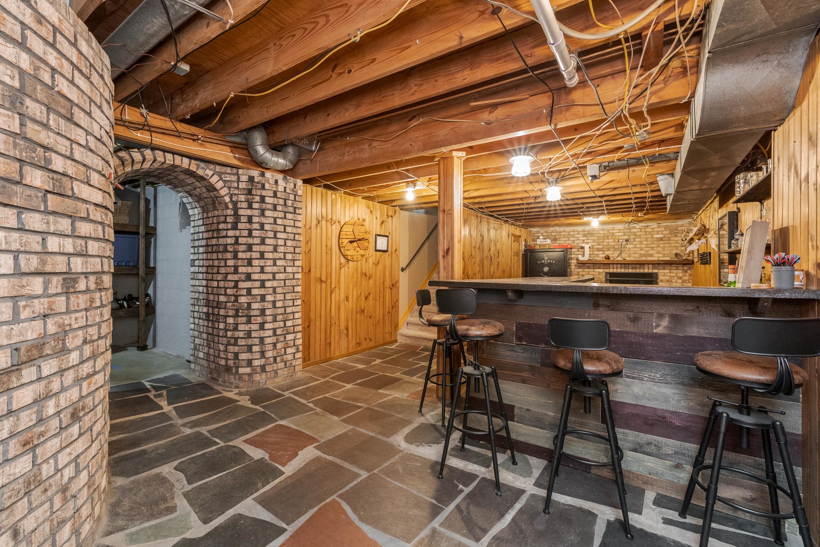 205 N Crestview Drive