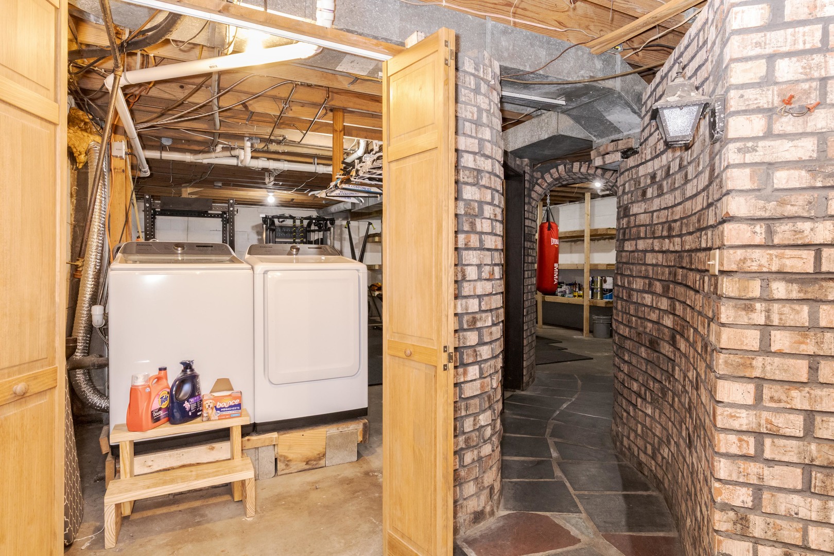 205 N Crestview Drive